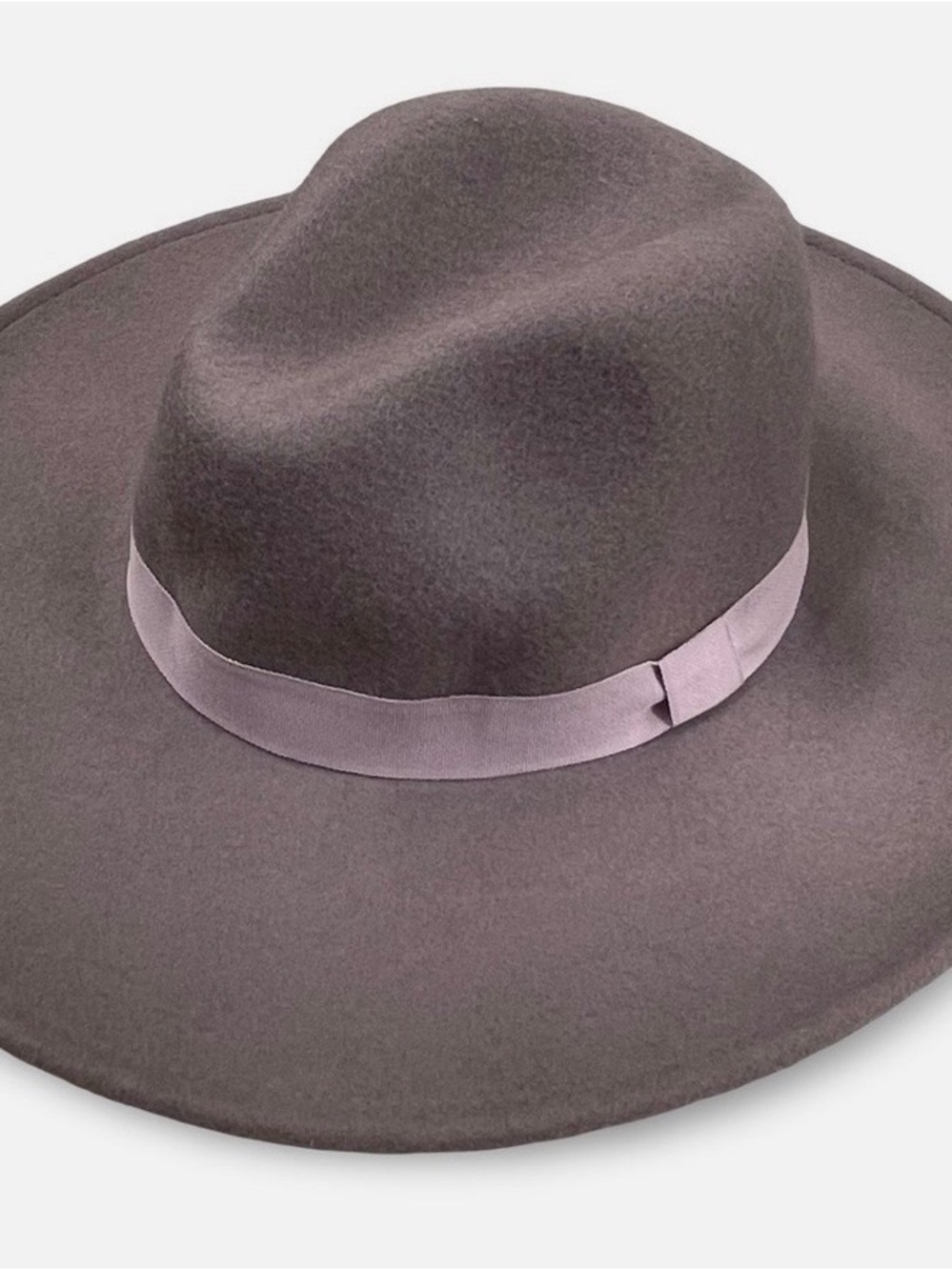 Lucky Brand Wide Brim Fedora Hat in Gray with Lilac Band